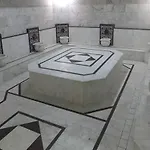 Delta Yss Γκέμπτζε
